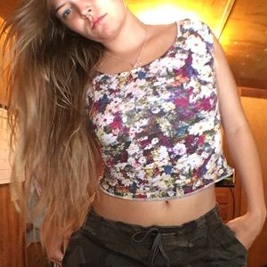 GUESS FLORAL CROP TOP/BLOUSE